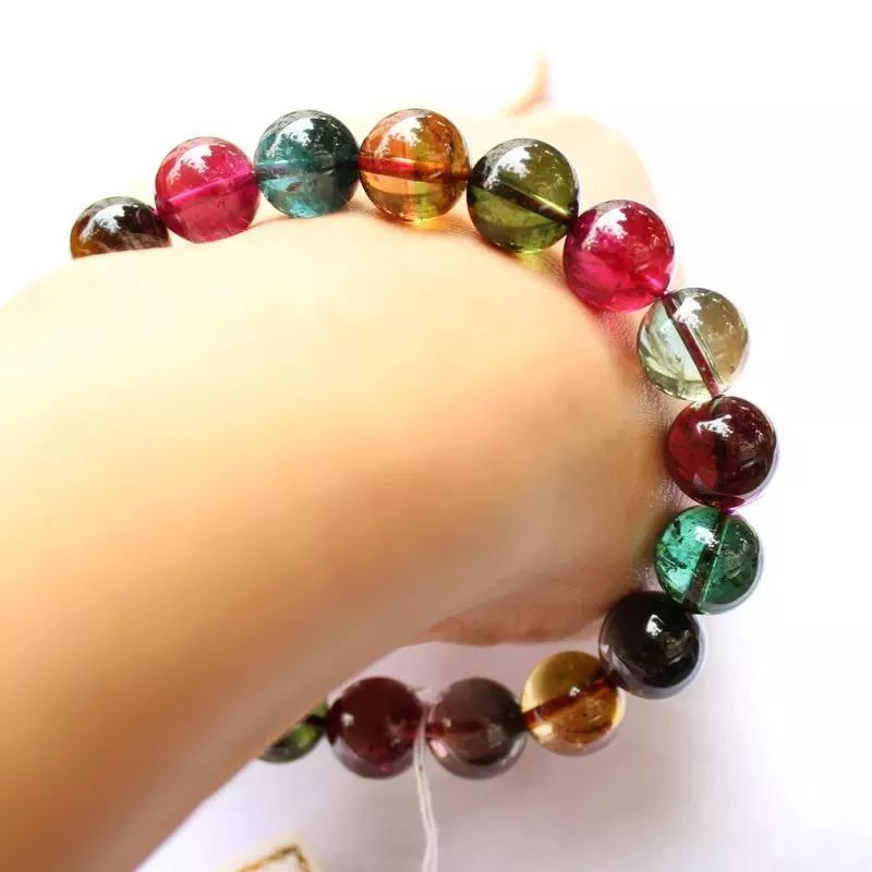 手串怎么戴？左戴玉右戴銀養(yǎng)生更養(yǎng)人！