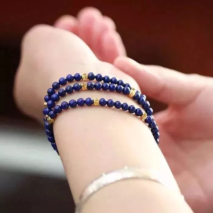 手串怎么戴？左戴玉右戴銀養(yǎng)生更養(yǎng)人！