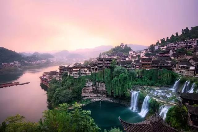 古鎮(zhèn)情懷：30個古鎮(zhèn)愿有人與你一起踏足！