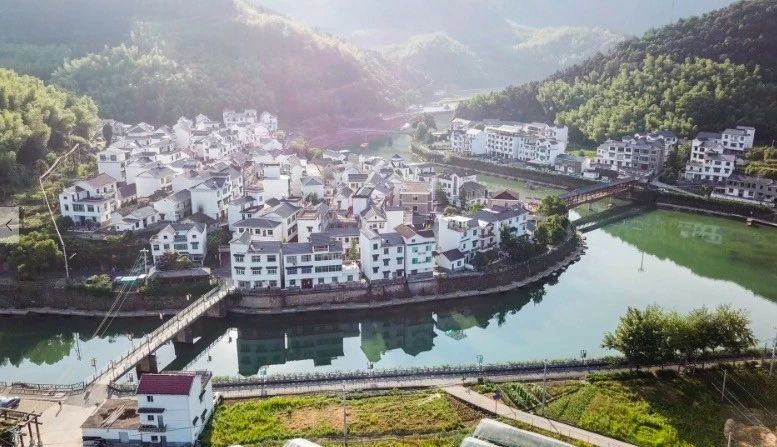 點(diǎn)叁民宿，千島湖坐船賞景豈不詩(shī)意？