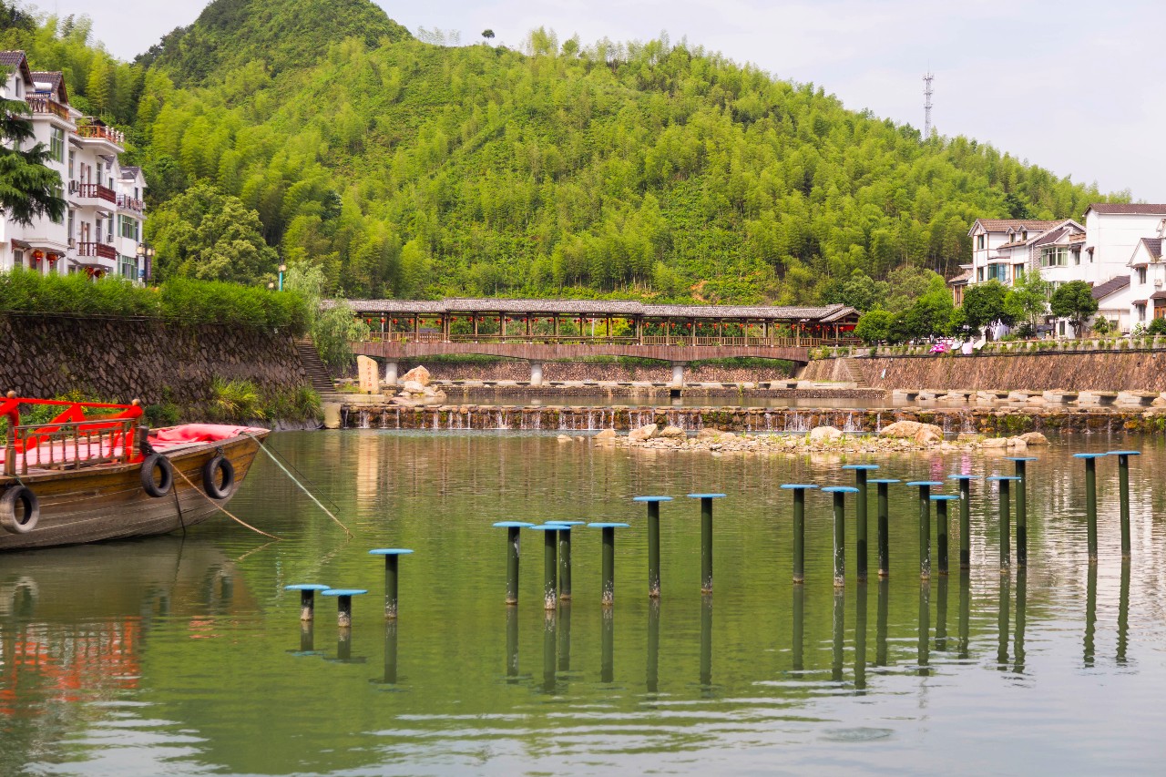 點(diǎn)叁民宿，千島湖坐船賞景豈不詩意？