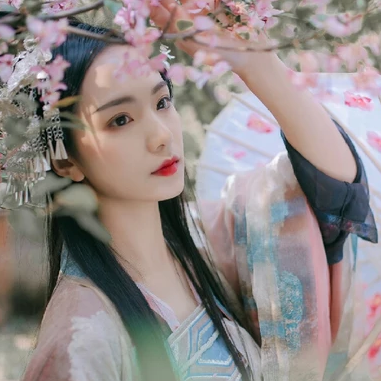 花香滿溢女生頭像，唯美古風(fēng)真人頭像
