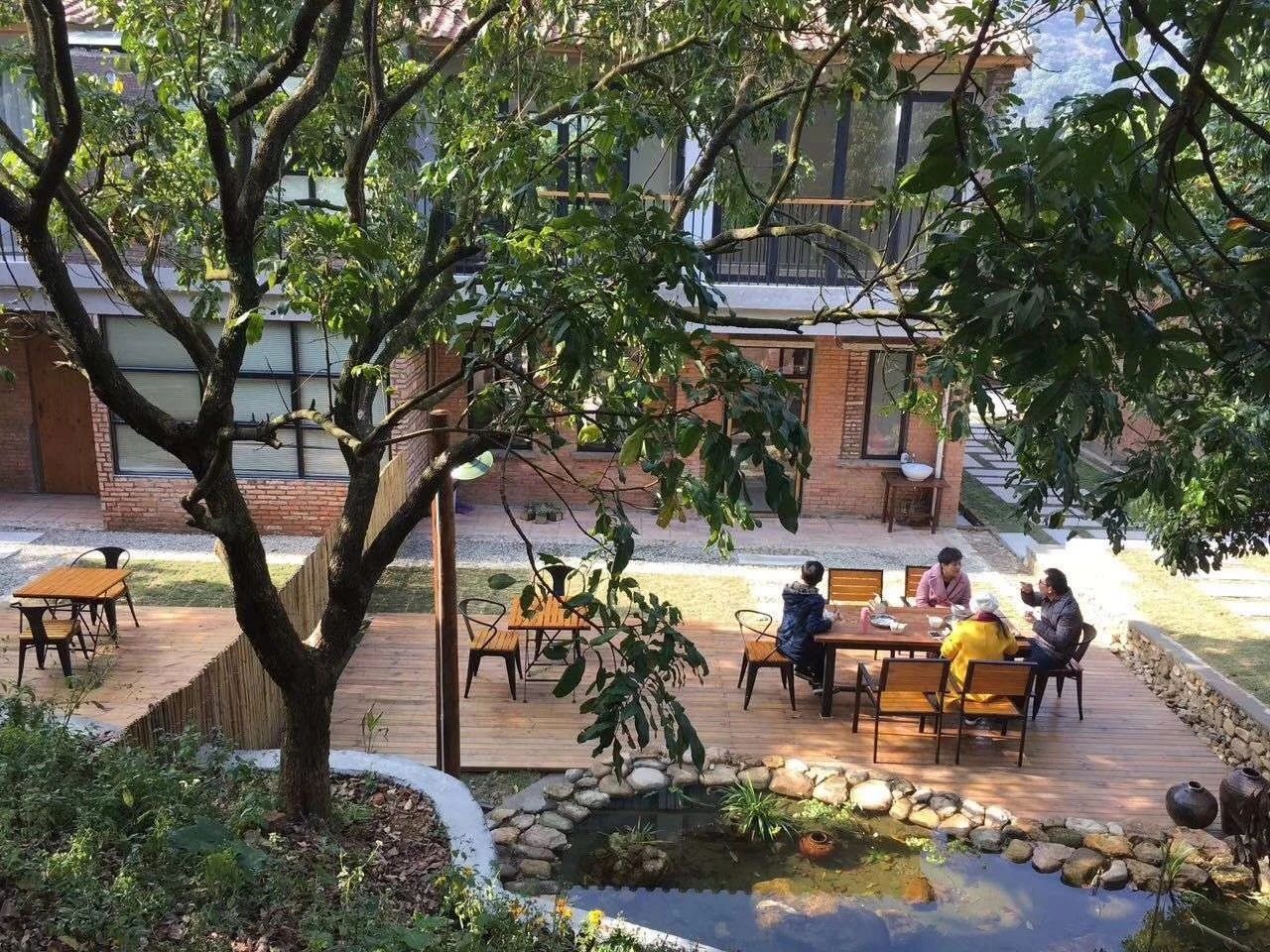 廣州·菁木山舍，有個木屋開滿鮮花看花開花落