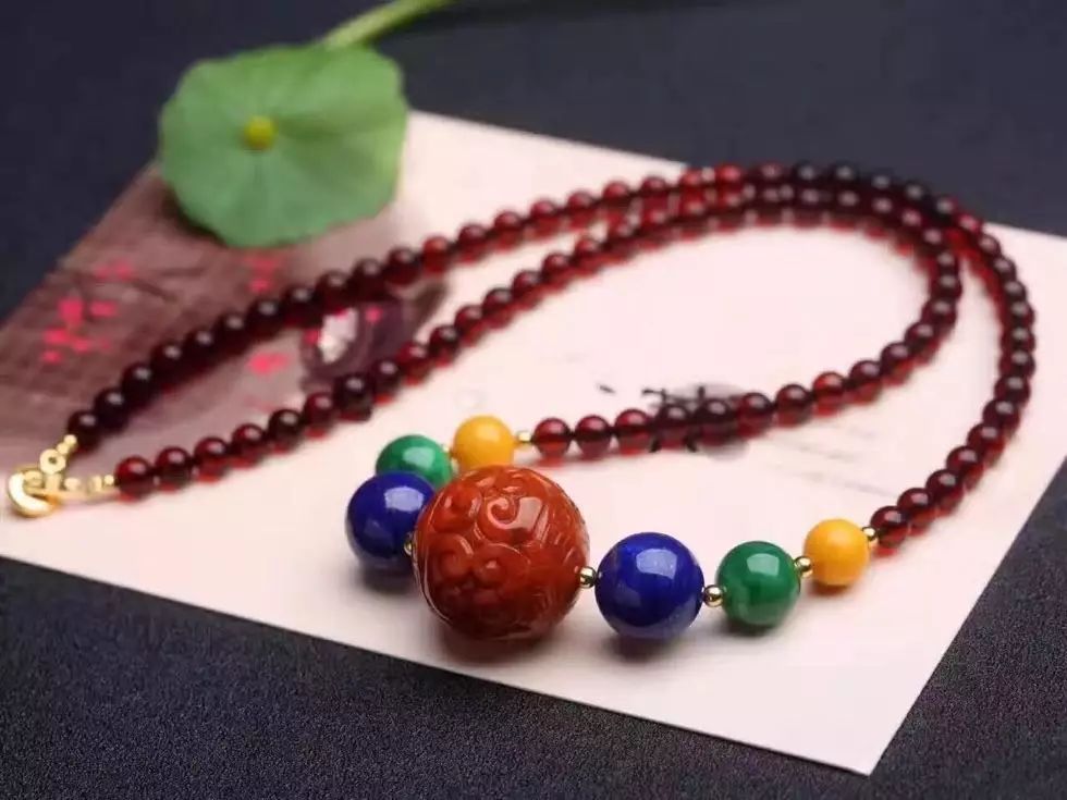 迷戀的紅，南紅手串之美！