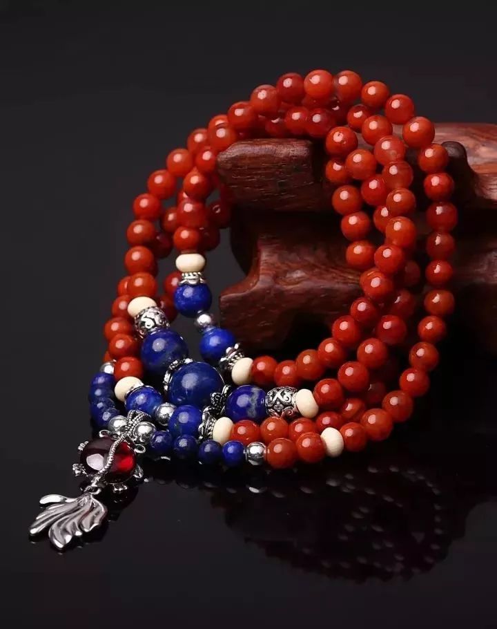 迷戀的紅，南紅手串之美！