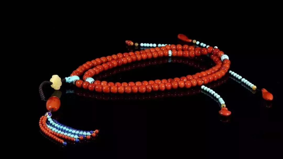 迷戀的紅，南紅手串之美！