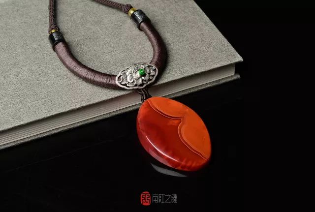 迷戀的紅，南紅手串之美！