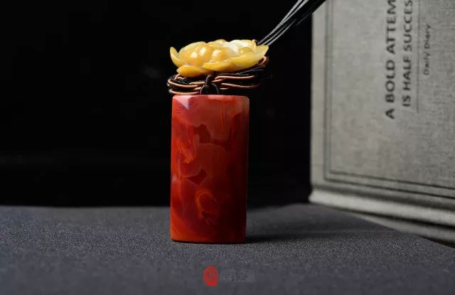 迷戀的紅，南紅手串之美！