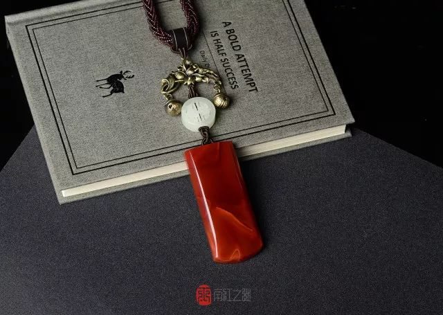 迷戀的紅，南紅手串之美！