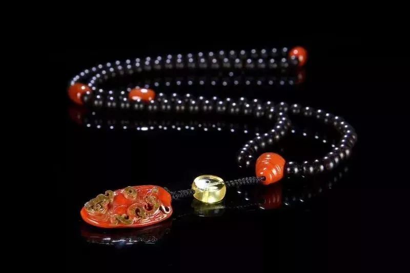 迷戀的紅，南紅手串之美！