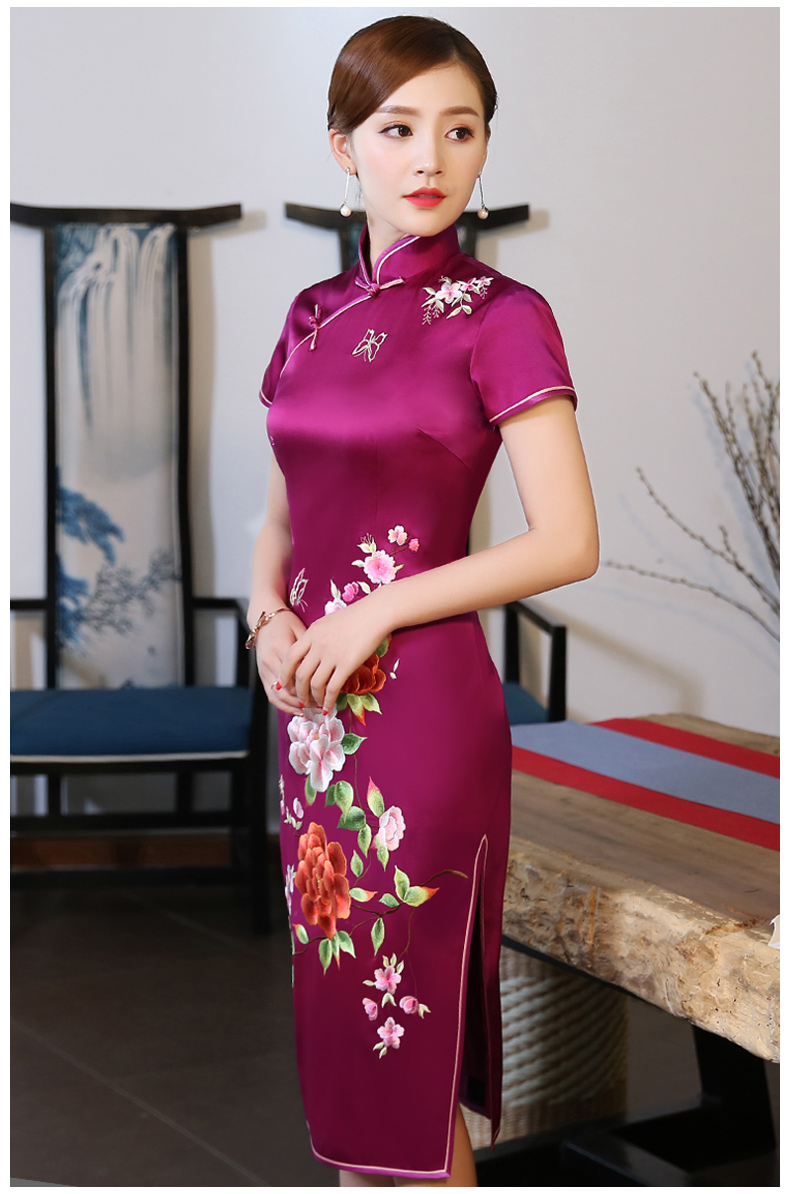 艷而不俗的牡丹繡花旗袍，嫵媚風(fēng)情十足!