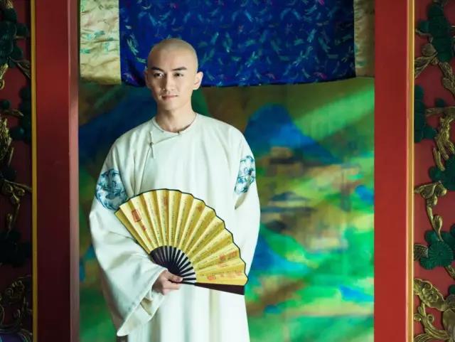 一把扇子風(fēng)情萬種：搖出最美的家佳樂文學(xué)！