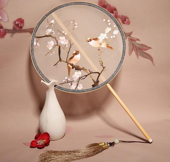 一把扇子風(fēng)情萬(wàn)種：搖出最美的家佳樂(lè)文學(xué)！