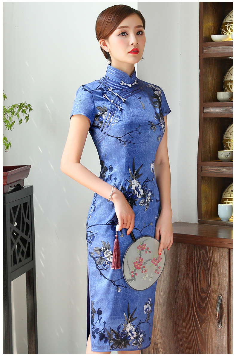 幽藍(lán)斜襟旗袍，優(yōu)雅迷人!