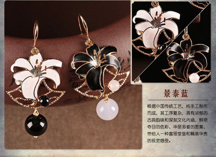 黑白百合花耳環(huán)，優(yōu)雅曼妙的首飾!