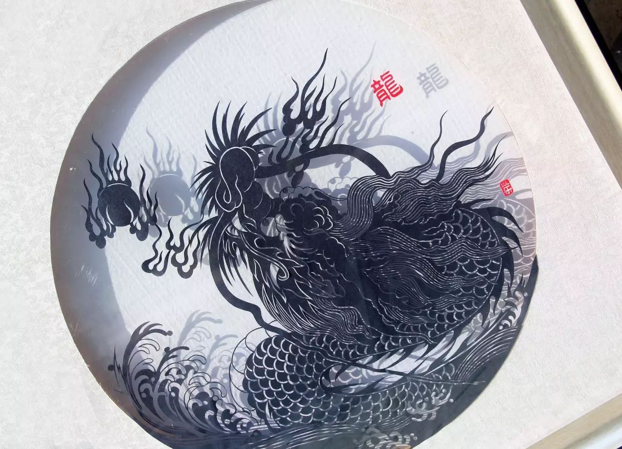 剪紙藝術作品：一次鏤空一根線條的信仰！