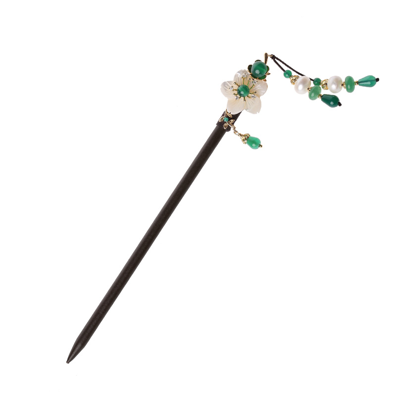 慕梅飛綠發(fā)簪:高貴清雅的古風頭飾