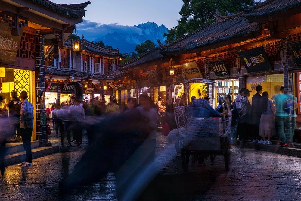 麗江·白馬里，千年古城化作最美背景