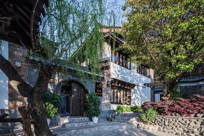 麗江·白馬里，千年古城化作最美背景