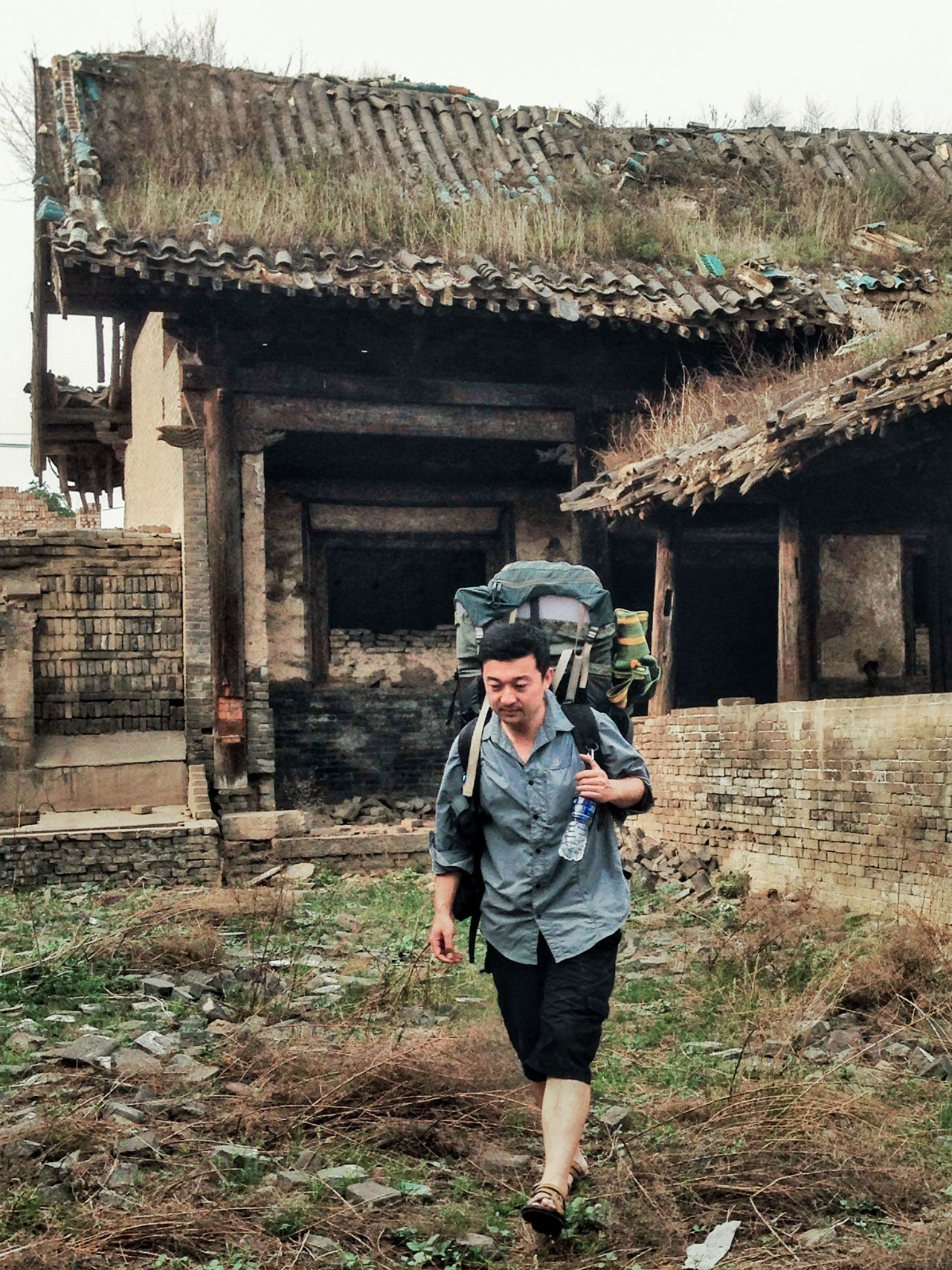 用繪畫(huà)記錄寺廟建筑：愛(ài)上了山西的古建筑