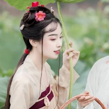 提籃采蓮女生頭像，唯美古風(fēng)真人頭像