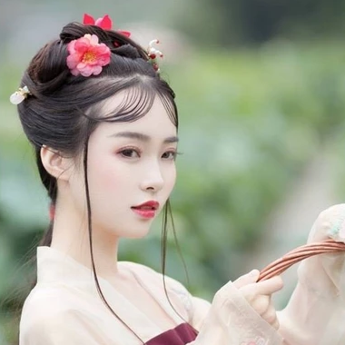 提籃采蓮女生頭像，唯美古風(fēng)真人頭像