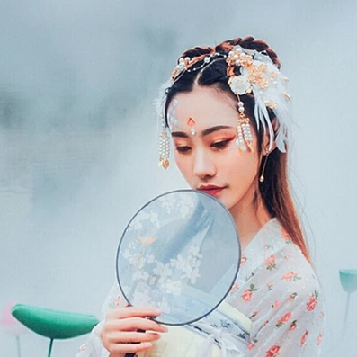 夢如煙持團扇女生頭像，唯美古風(fēng)真人頭像