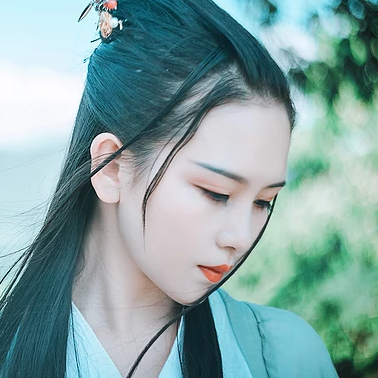 清風(fēng)徐來(lái)帶斗笠折扇女生頭像，唯美古風(fēng)頭像