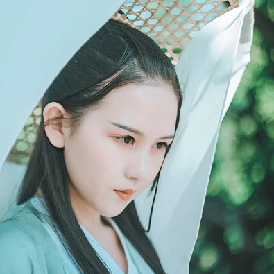 清風(fēng)徐來(lái)帶斗笠折扇女生頭像，唯美古風(fēng)頭像