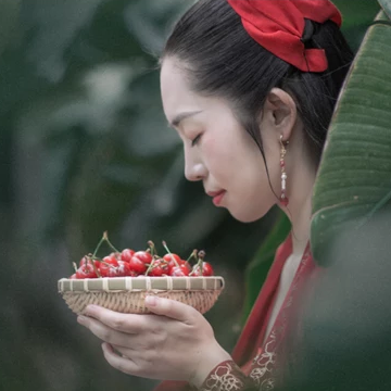 櫻桃紅衣古風(fēng)頭像，嬌艷美人!