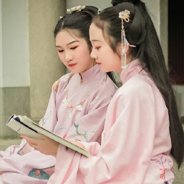 粉衣閨蜜古風(fēng)頭像，甜甜蜜蜜!