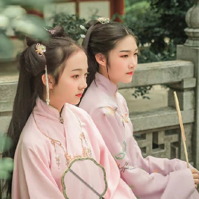 粉衣閨蜜古風(fēng)頭像，甜甜蜜蜜!