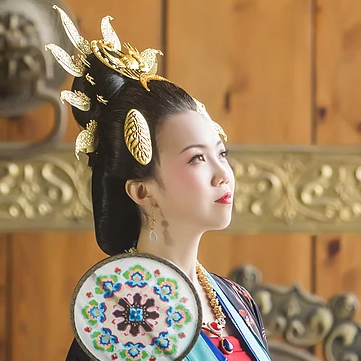 精致古典女生真人頭像，持扇古風(fēng)頭像