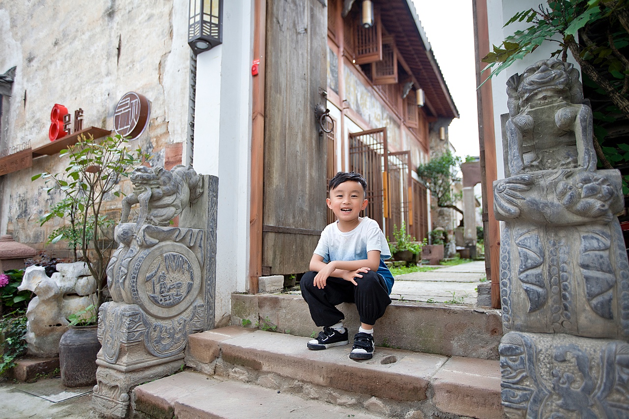 昱見(jiàn)·八號(hào)院，一幅意境悠遠(yuǎn)的江南水墨畫