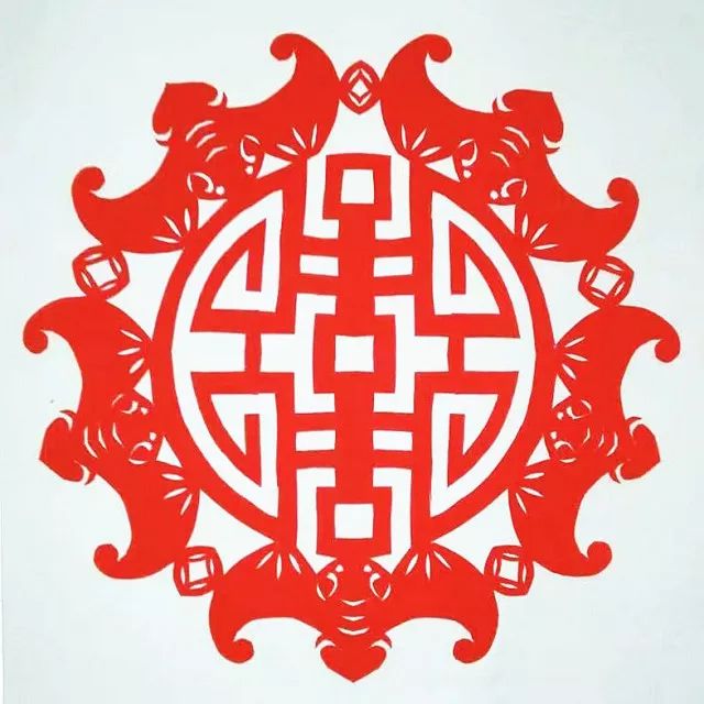 剪紙達(dá)人【曾燕麗】：紙里世界剪出乾坤！