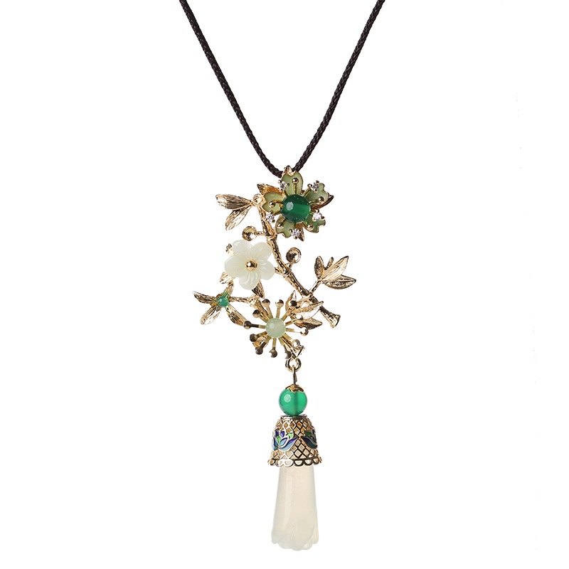 玉蘭花吊墜項鏈，清新岫玉毛衣鏈