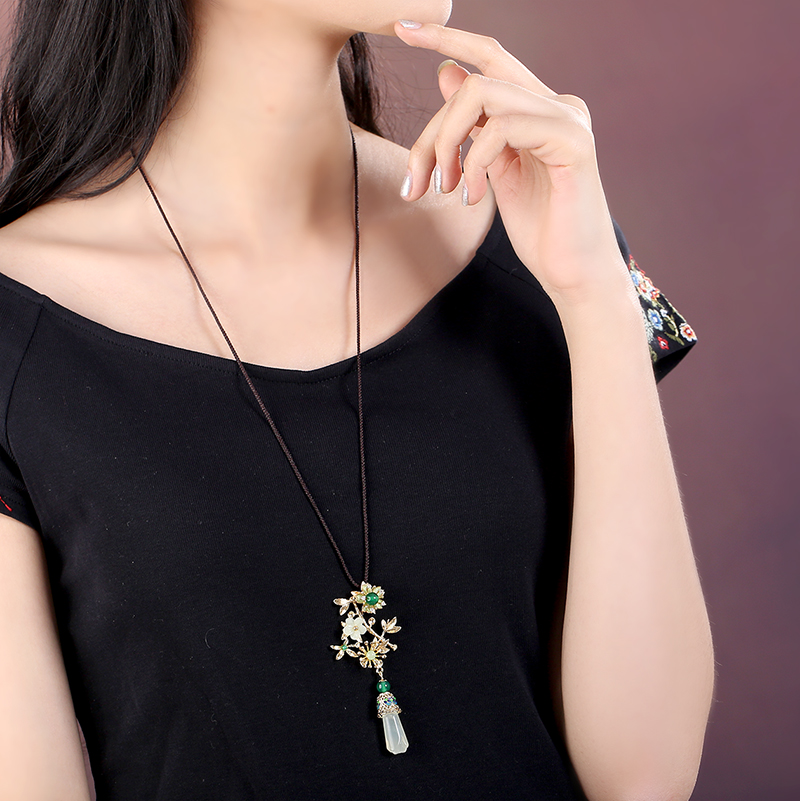 玉蘭花吊墜項鏈，清新岫玉毛衣鏈