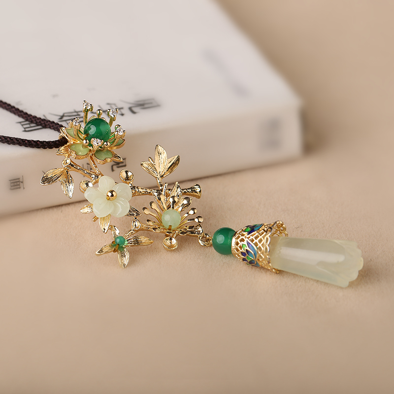 玉蘭花吊墜項鏈，清新岫玉毛衣鏈