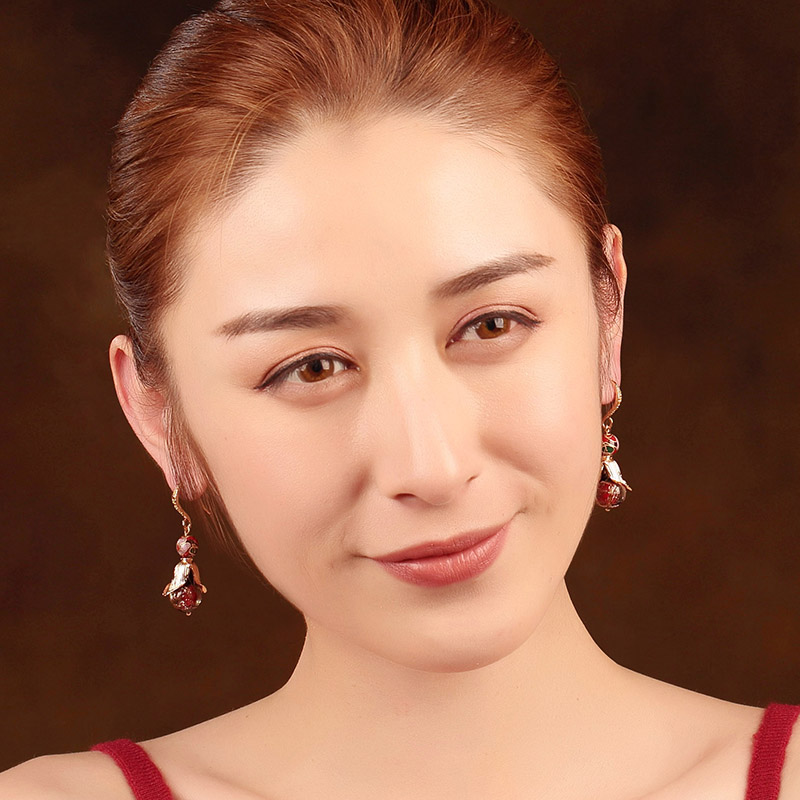 香艷欲滴的古風耳環(huán)，煥發(fā)東方嬌雅風情