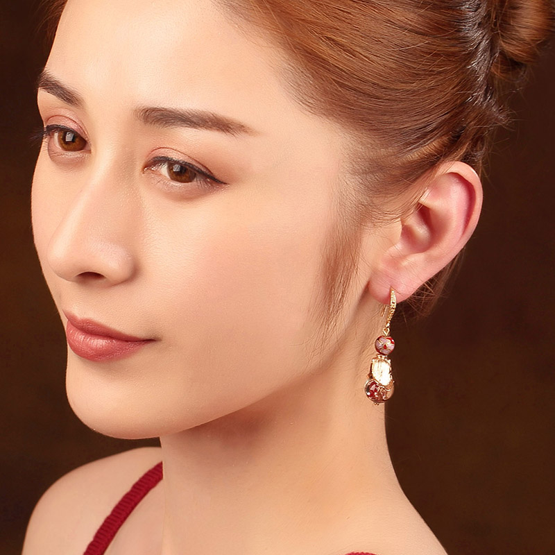 香艷欲滴的古風耳環(huán)，煥發(fā)東方嬌雅風情