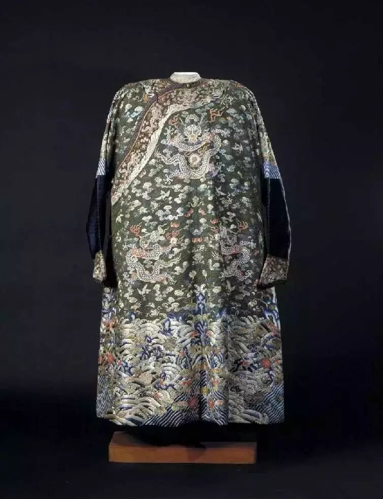 宮中古裝的分類：原來皇帝龍袍這么多講究