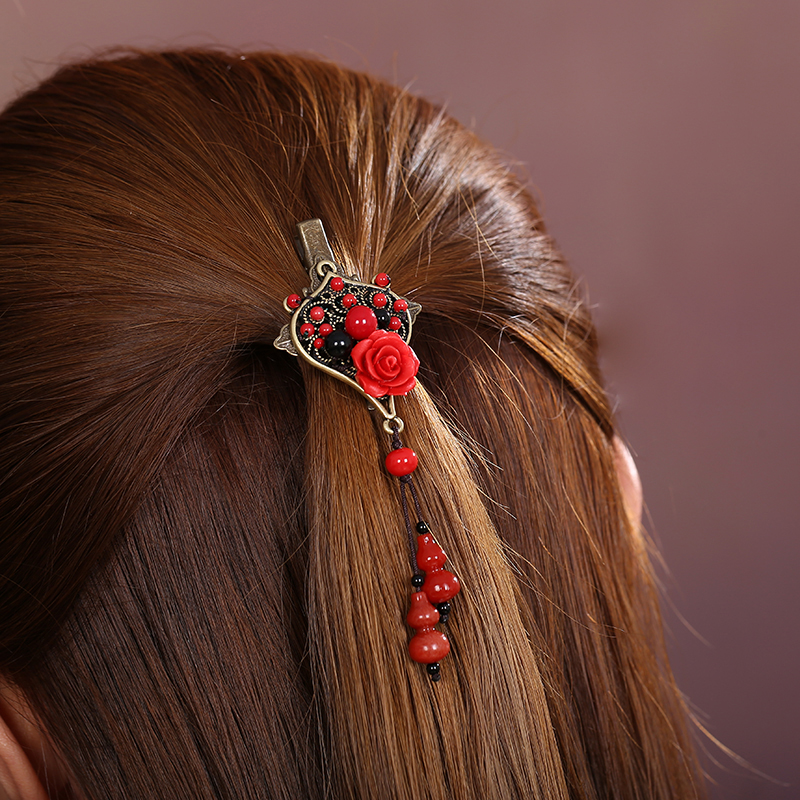 紅色雕漆復(fù)古頭飾，玫瑰花朵發(fā)夾