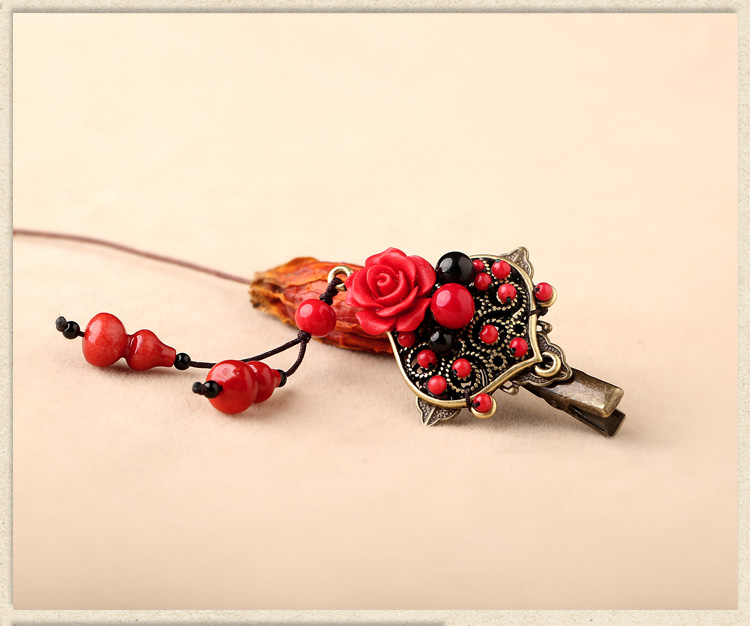 紅色雕漆復(fù)古頭飾，玫瑰花朵發(fā)夾