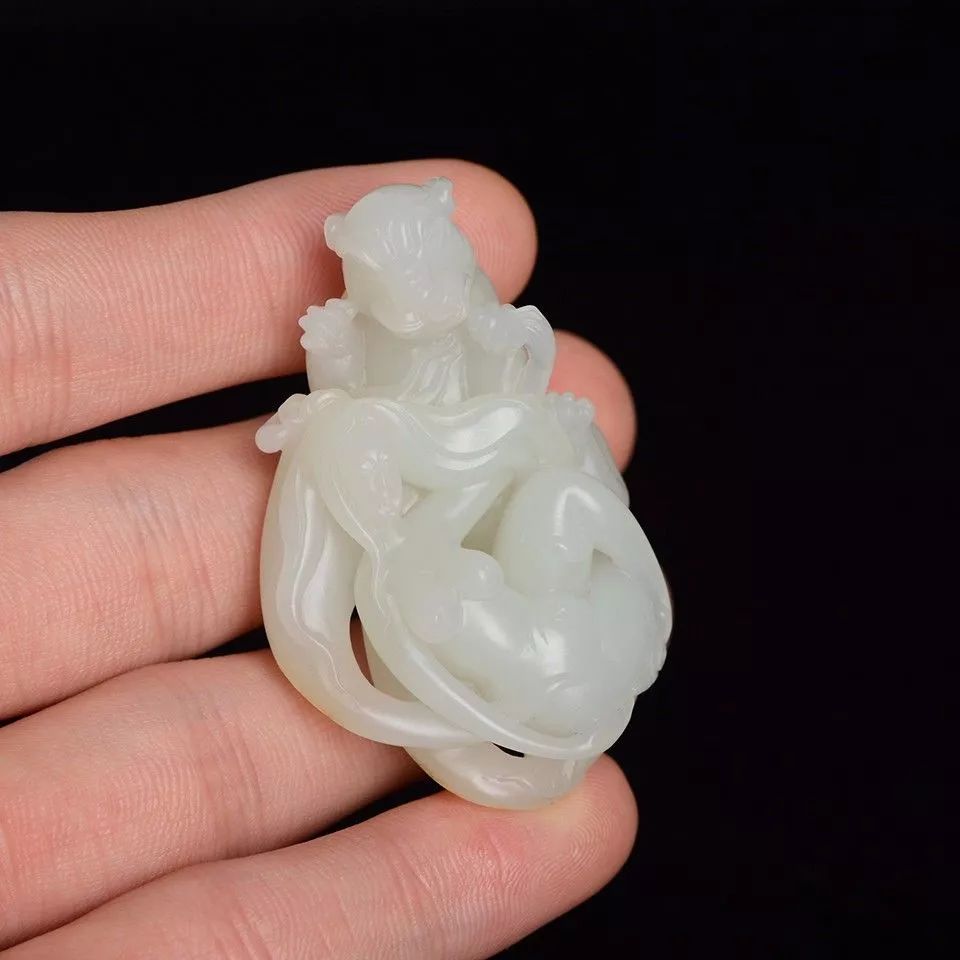 玉雕藝術(shù)：“藝”與“色”的玉女柔情！