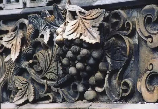 品味木雕藝術(shù)：感受中式老房的匠心之美！