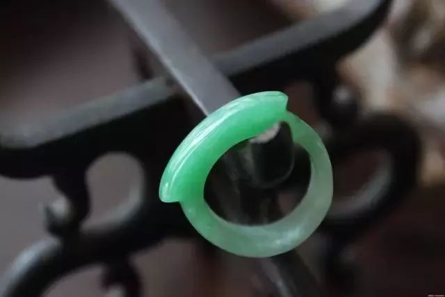 中國(guó)古代十大定情信物飾品，何以結(jié)恩情？