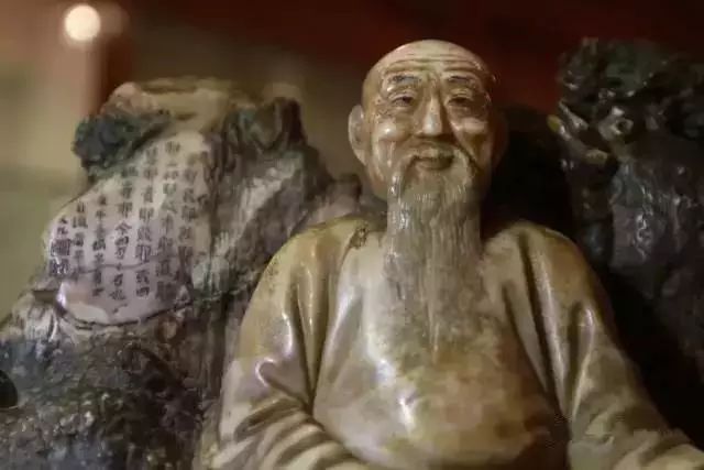 粉彩扒花工藝：細膩絕妙的陶瓷工藝！