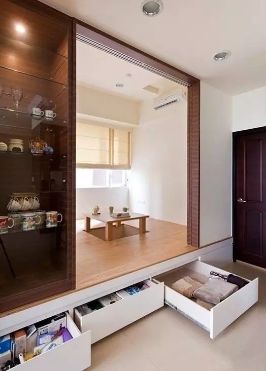 中式裝飾，家雖小茶室亦可很精致