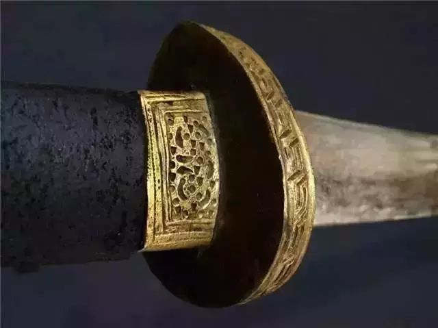 老牧民手中的藏刀，古代兵器太美!