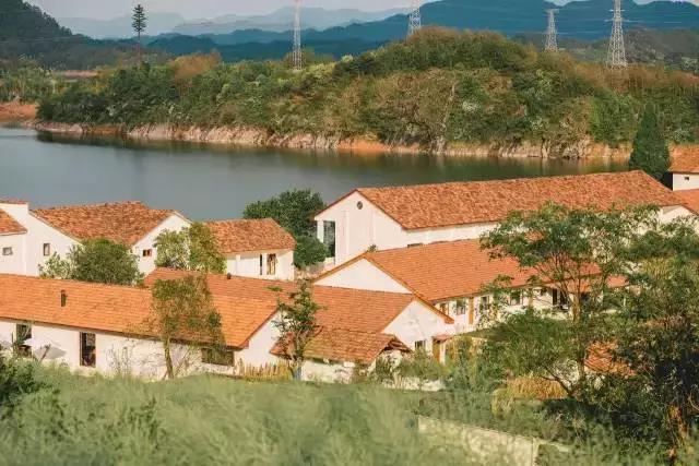 10家遺世獨立的湖畔民宿，感受盛夏的一股清涼